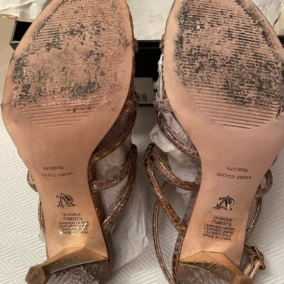 VC Signature Metallic Bronze Strappy Sandals - Picture 6 of 7